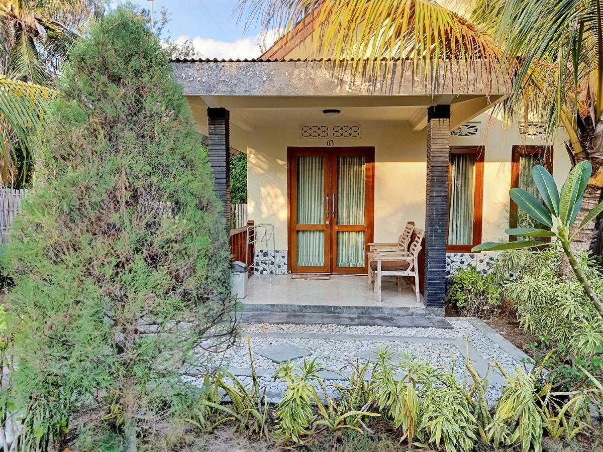 Two Brothers Bungalows Gili Meno Exterior photo