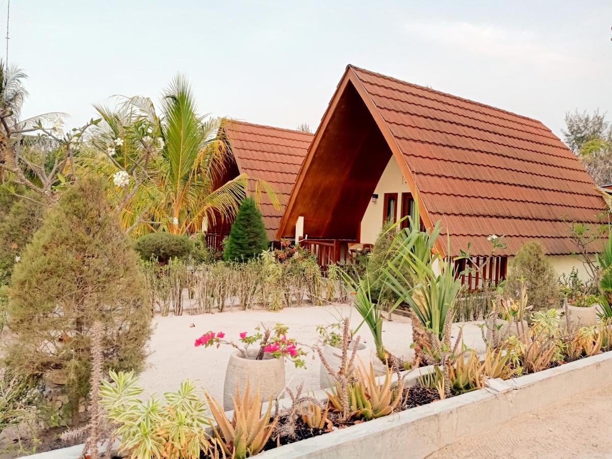 Two Brothers Bungalows Gili Meno Exterior photo
