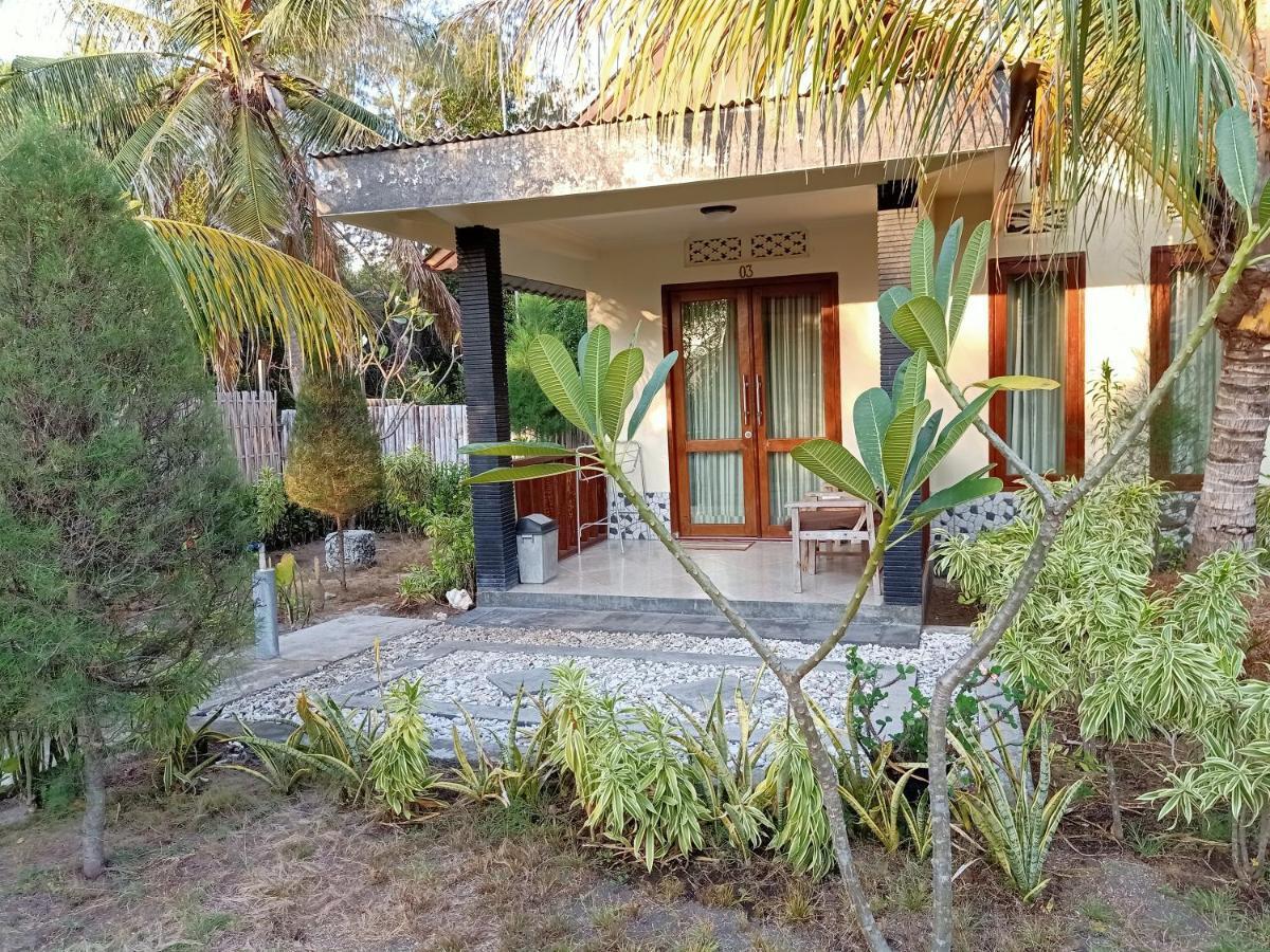 Two Brothers Bungalows Gili Meno Exterior photo